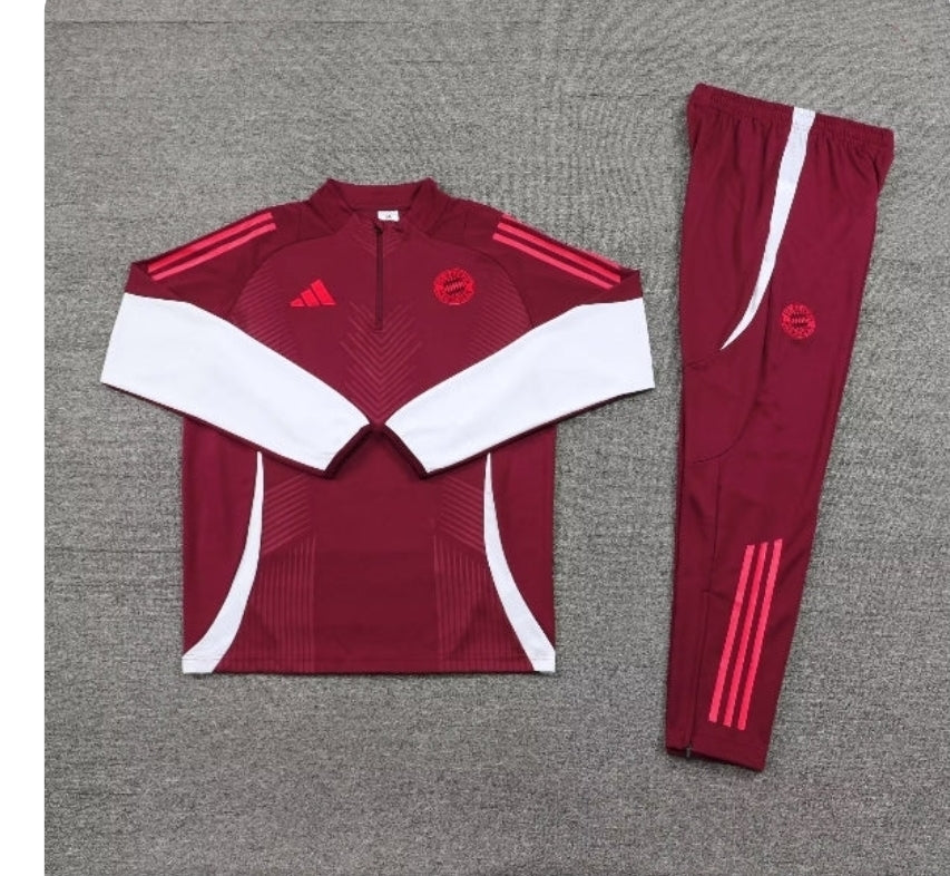 Bayern München Trainingsanzug für die neue Saison