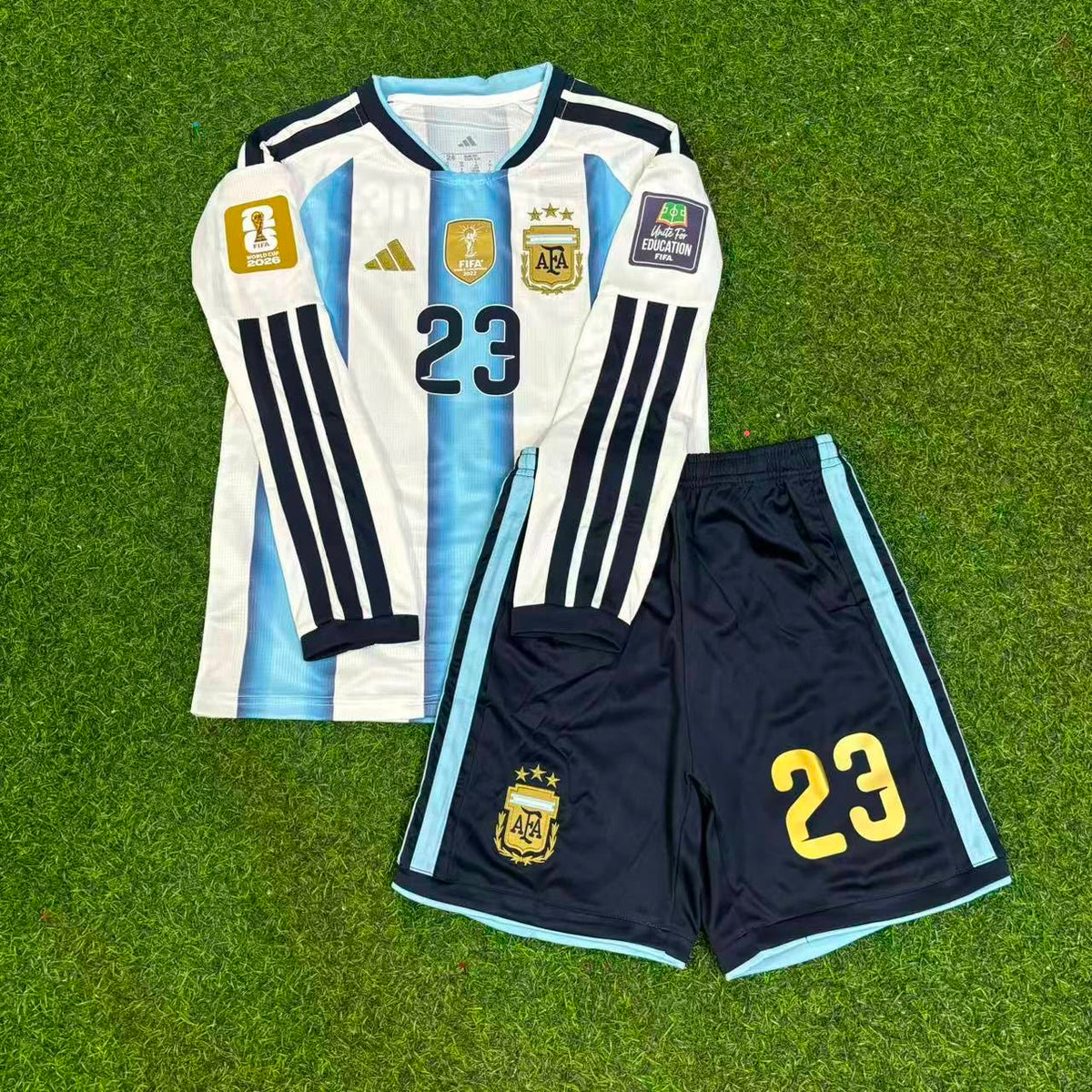 Emiliano Martinez Argentina Goalkeeper 2026 World Cup Home Kids Patch Long Sleeve Football Jersey