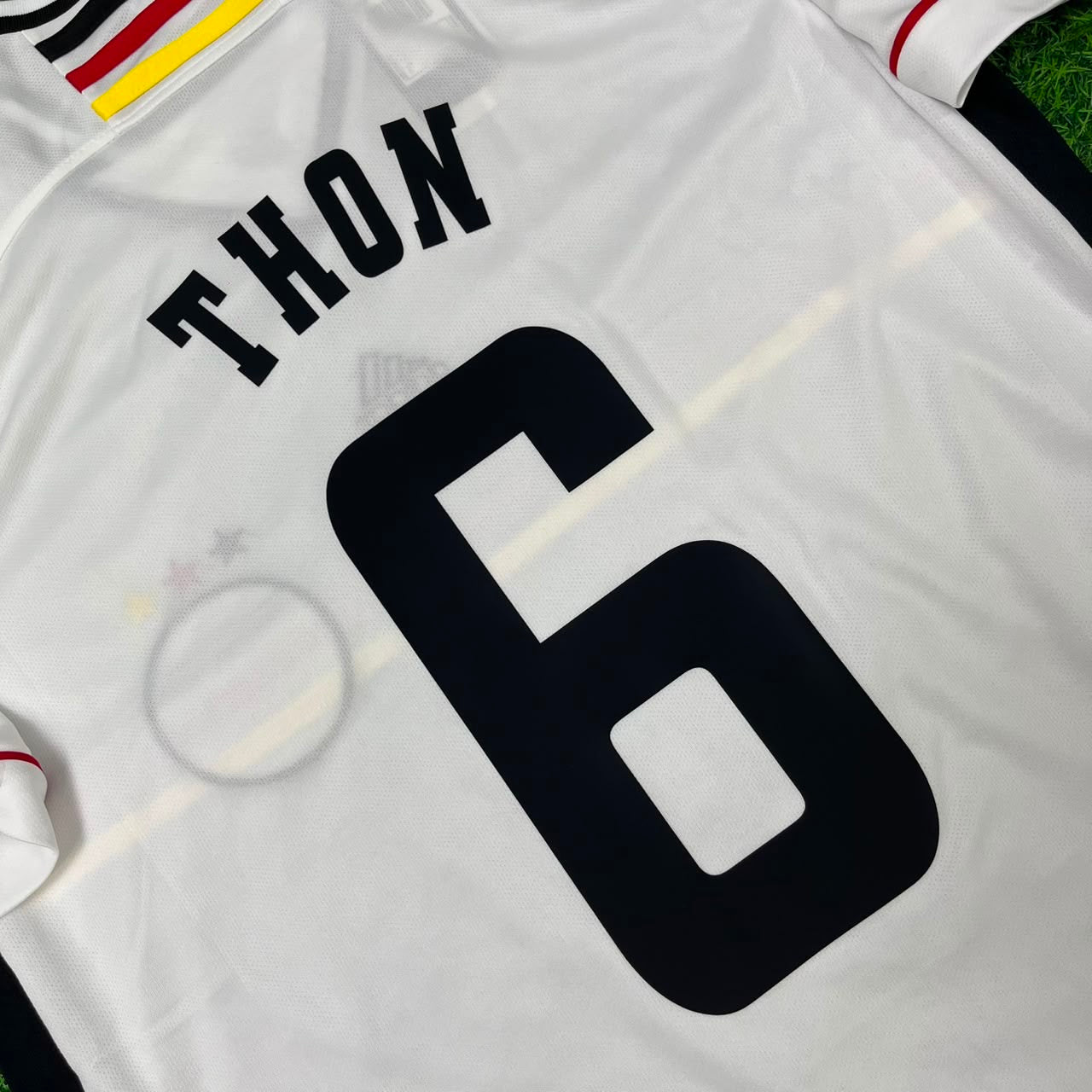 Olaf Thon Deutschland 1998 Weltmeisterschaft Retro Fußballtrikot