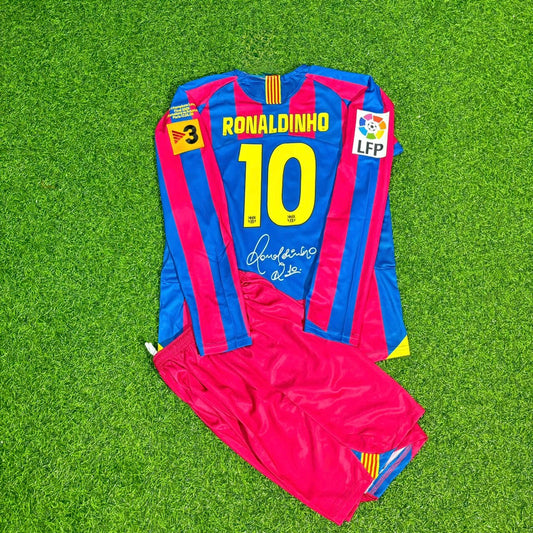 Ronaldinho Gaucho Barcelona 2006 Final Kids Special Retro Long Sleeve Football Jersey Kit