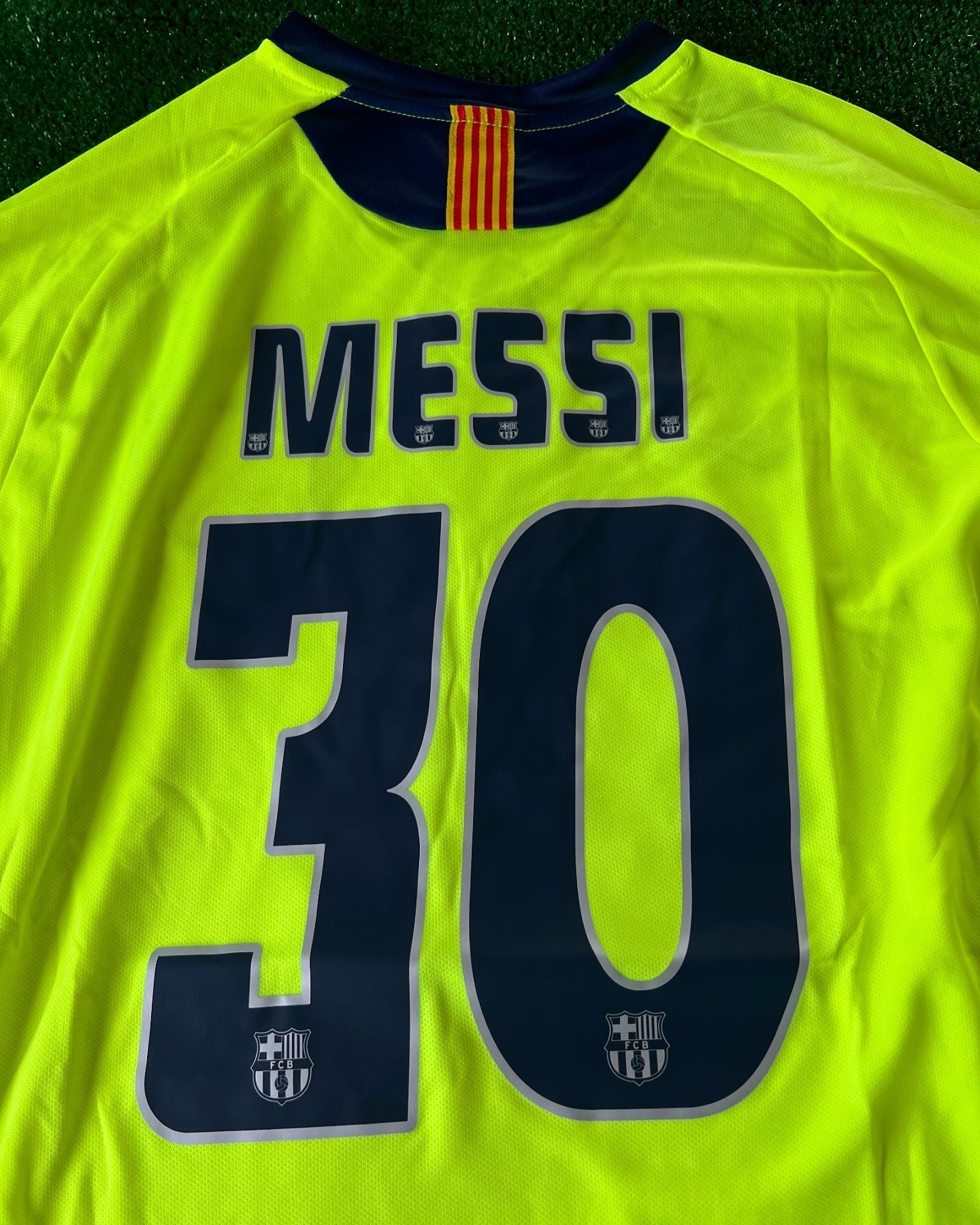 Lionel Messi Barcelona 2005-06 Season Yellow Green Retro Long Sleeve Jersey