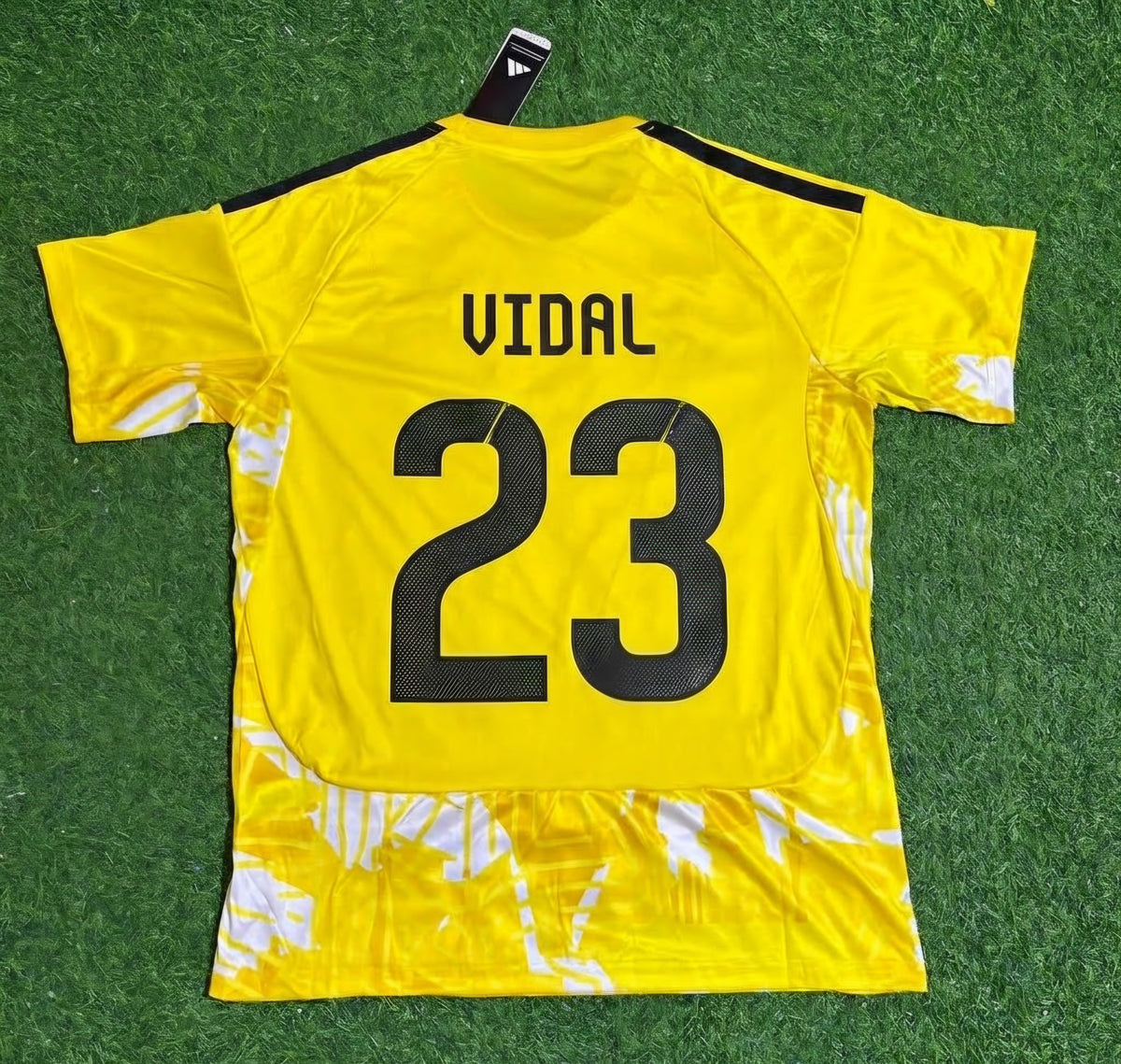 Arturo Vidal CSD Colo-Colo New Season Yellow Football Jersey Trikot Soccer Shirt