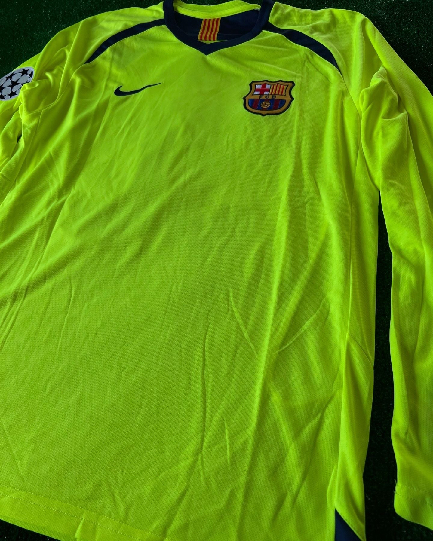 Lionel Messi Barcelona 05-06 Season Retro Long Sleeve Jersey