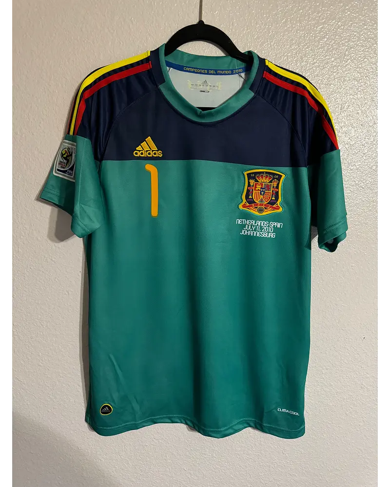 Iker Casillas Spain 2010 World Cup Retro Jersey Trikot