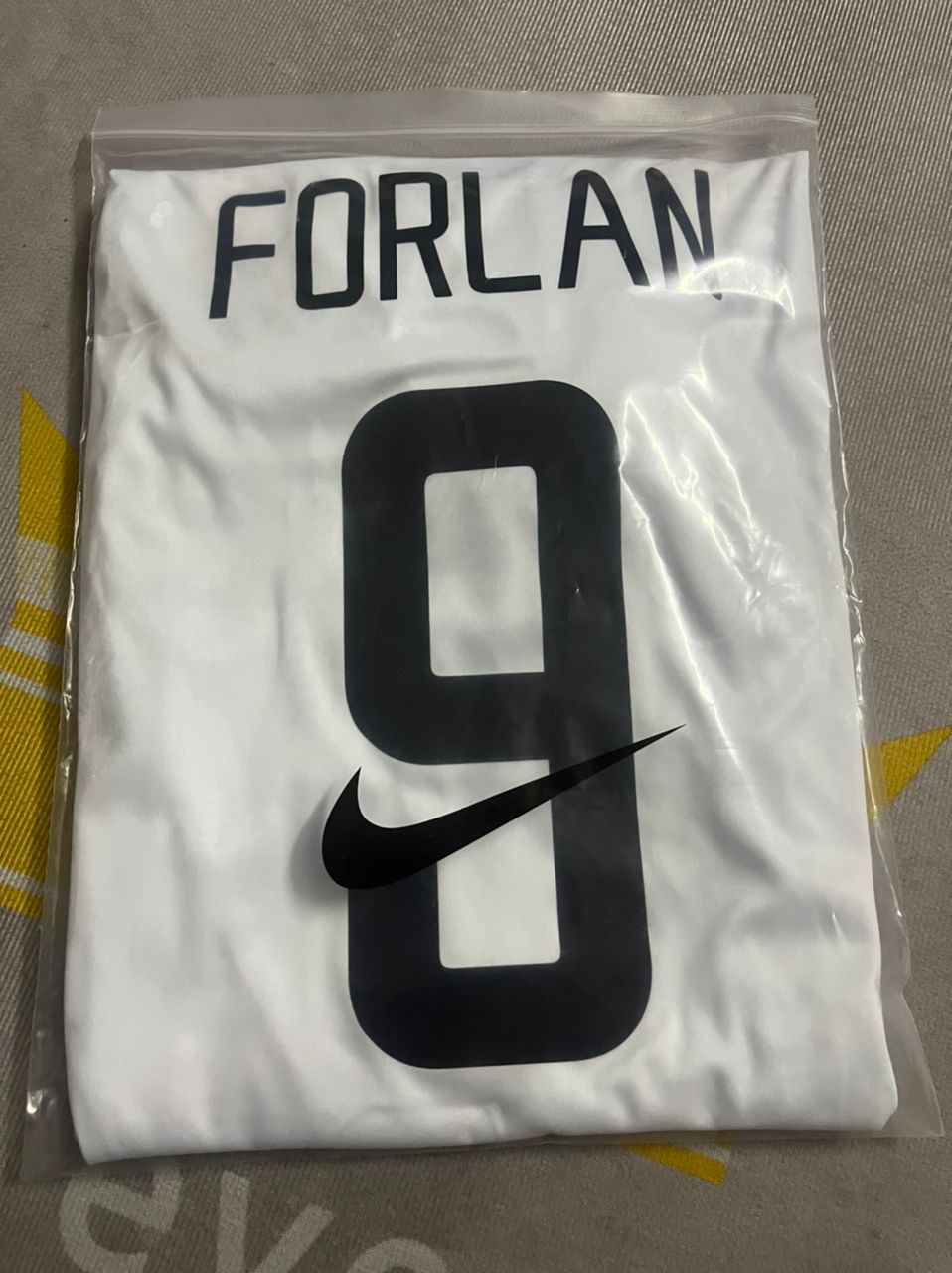 Diego Forlán Inter White Retro Jersey