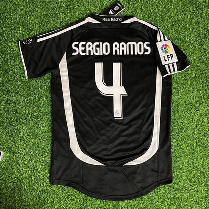 Maillot de football à manches longues noir Sergio Ramos Real Madrid 2007-2008