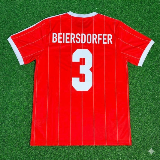 Maillot de football rétro rouge du Hamburger SV de Dietmar Beiersdorfer