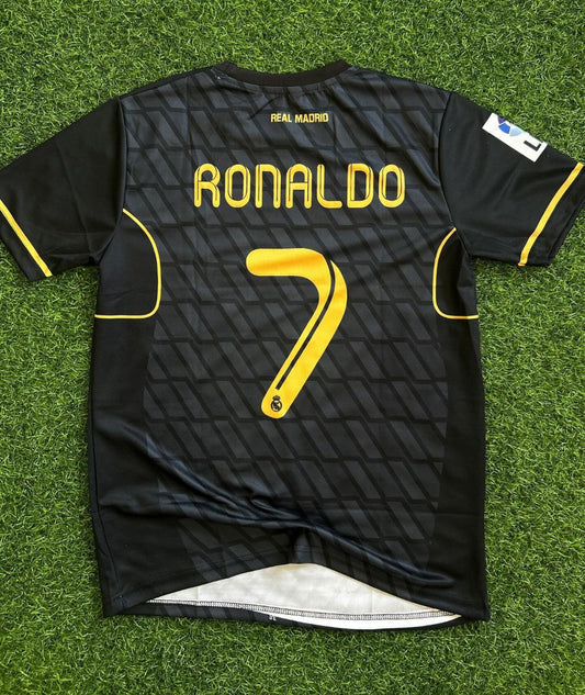 Cristiano Ronaldo Real Madrid Siyah Retro Forma