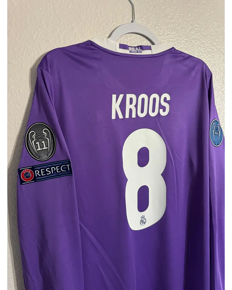 Toni Kroos - Real Madrid 2016/2017 Purple Champions League Retro Jersey Trikot