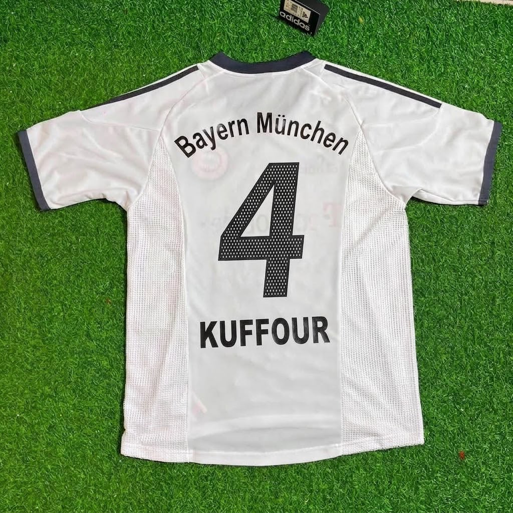 Samuel Kuffour Bayern Munich 2002/2004 Away White Retro Football Jersey Trikot Mailot