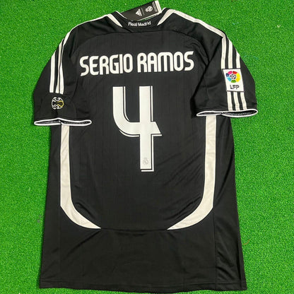 Maillot de football à manches longues noir Sergio Ramos Real Madrid 2007-2008
