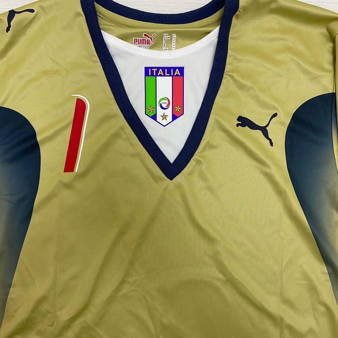 12/13 Juventus Pink Retro-Trikot