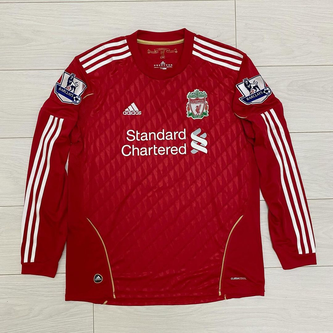 Steven Gerrard Liverpool 2010 2011 Season Long Sleeves Red Retro Jersey