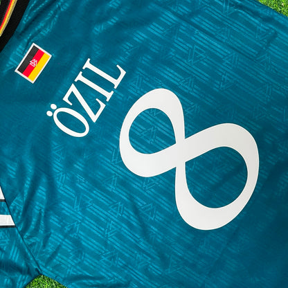 Maillot de football rétro Mesut Özil Allemagne Deutschland
