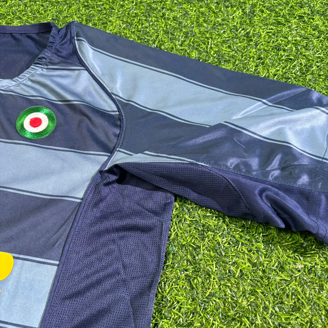 Adriano #10 Inter Milan 2004-05 Retro Football Jersey Kit