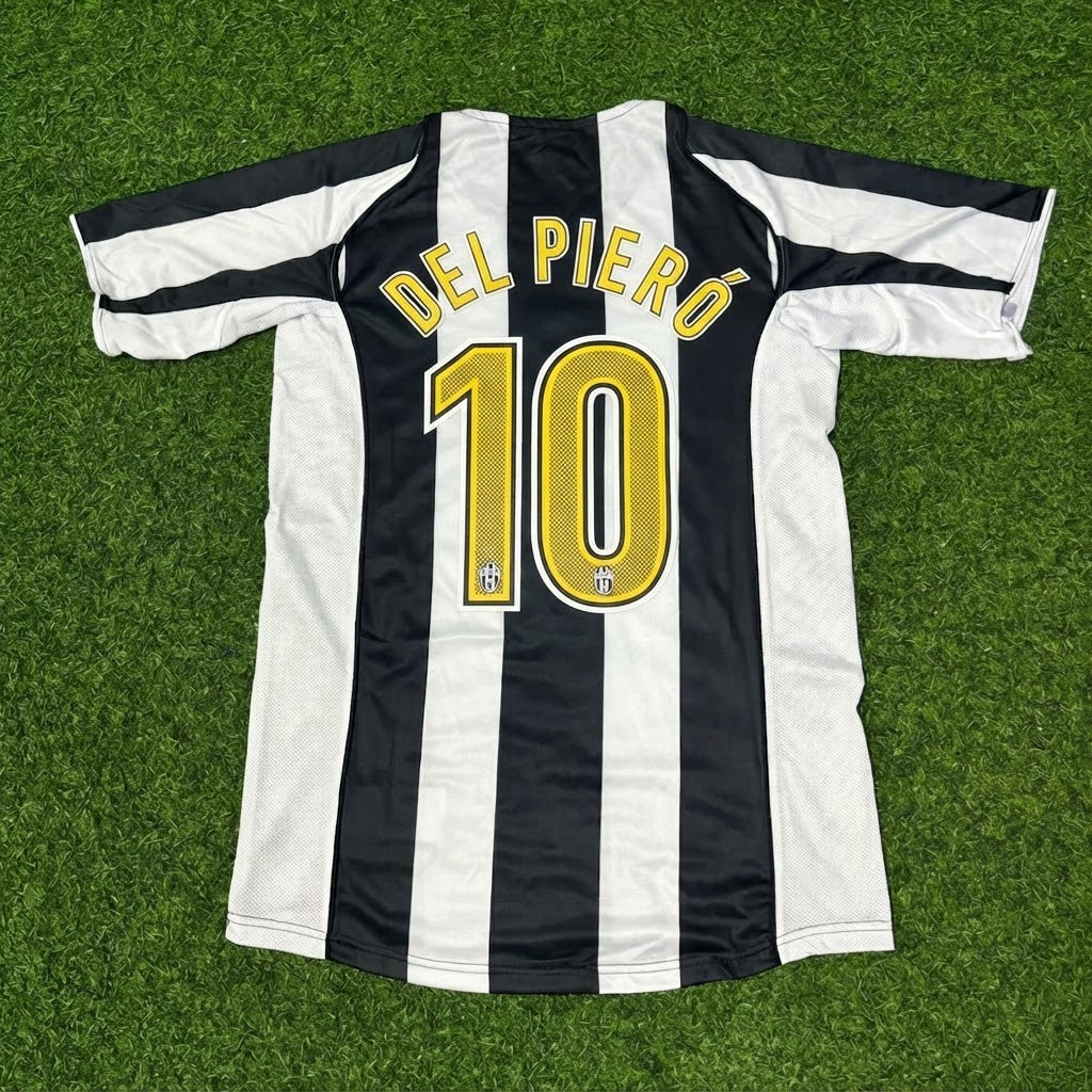 Alessandro Del Piero #10 Juventus 2004-2005 Black White Home Retro Football Jersey