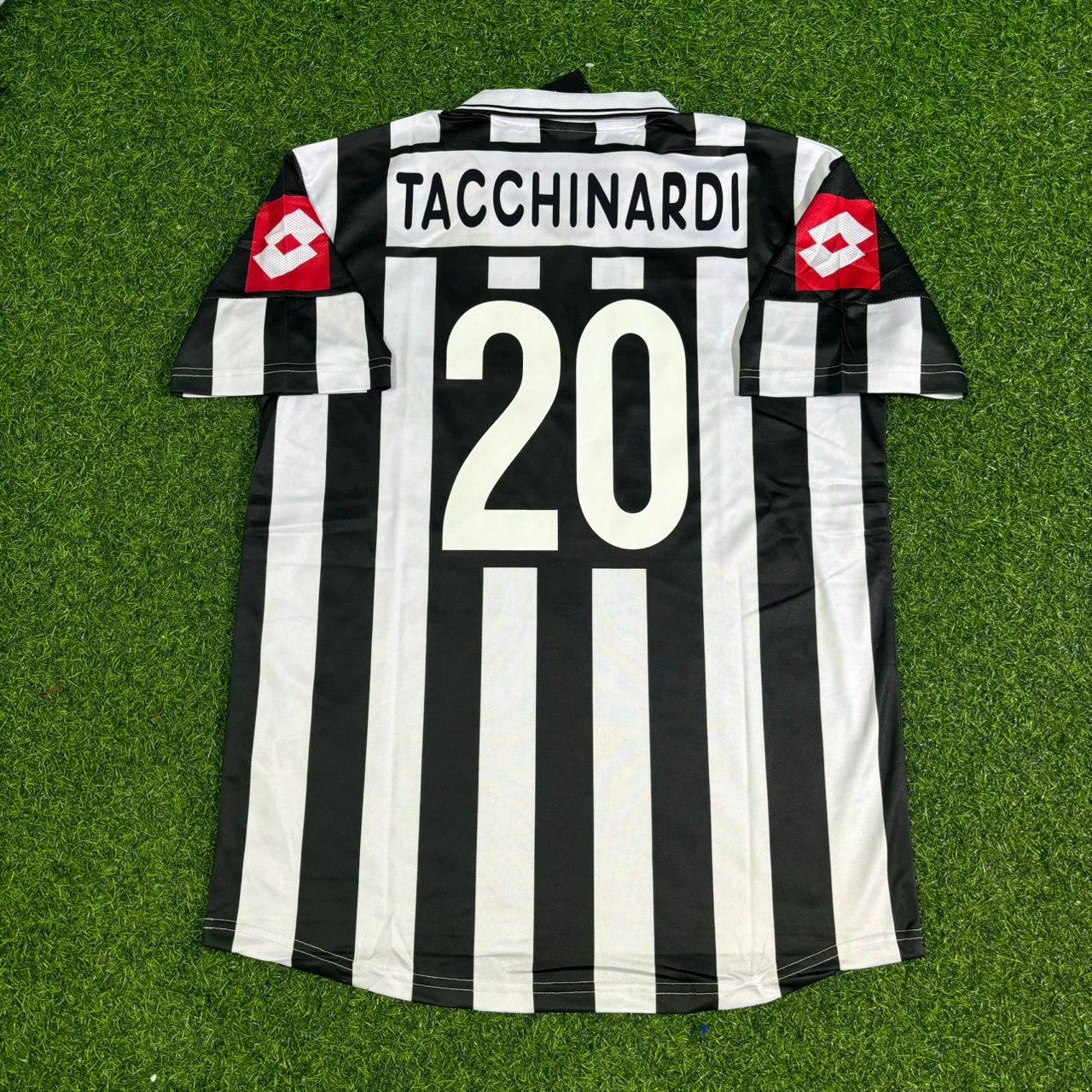 Alessio Tacchinardi Juventus 2001-2002 Retro Football Jersey
