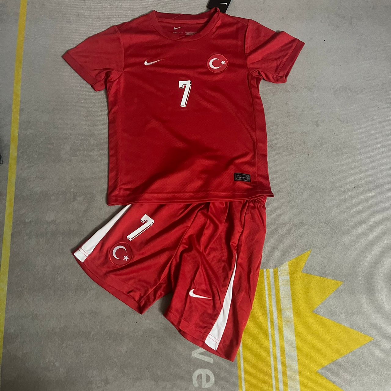 Turkiye Euro 2024 Cocuk Formasi 2 ile 13 Yas arasi Kirmizi - Turkey 2024 Kids Kinder Trikot Jersey Age 3 to 13 Red