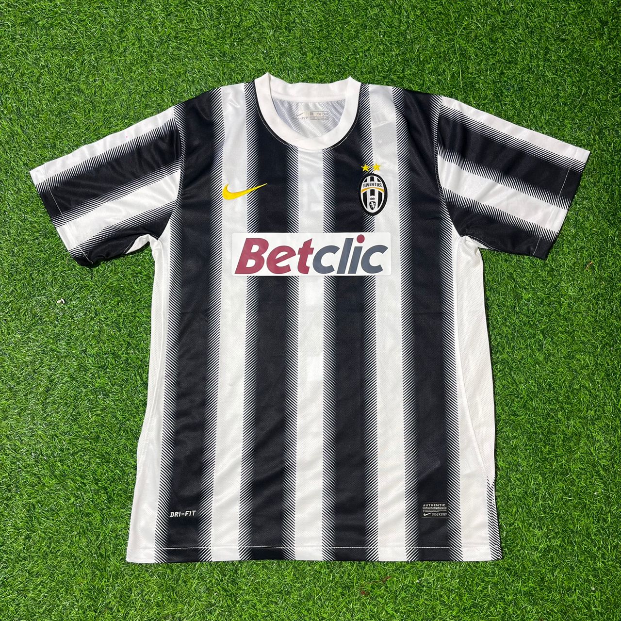 Andrea Barzagli Juventus Home 2011 2012 Season Retro Jersey Trikot