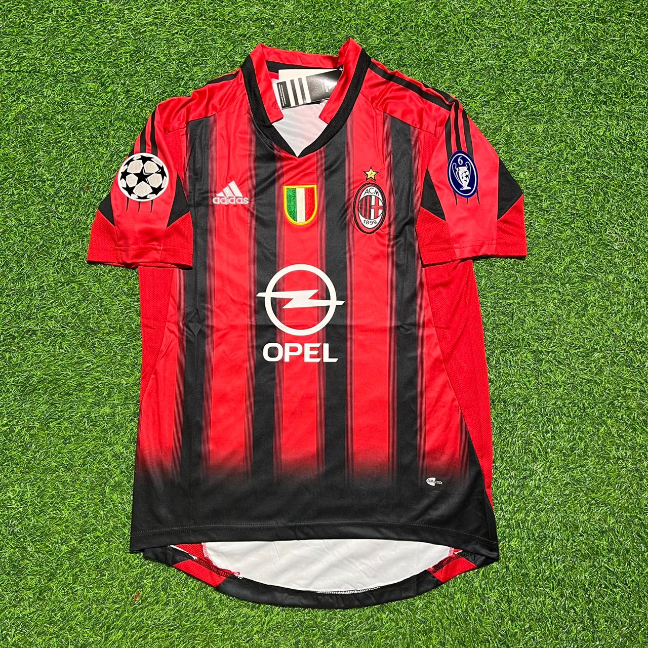Alberto Gilardino #11 AC Milan Home Retro Football Jersey