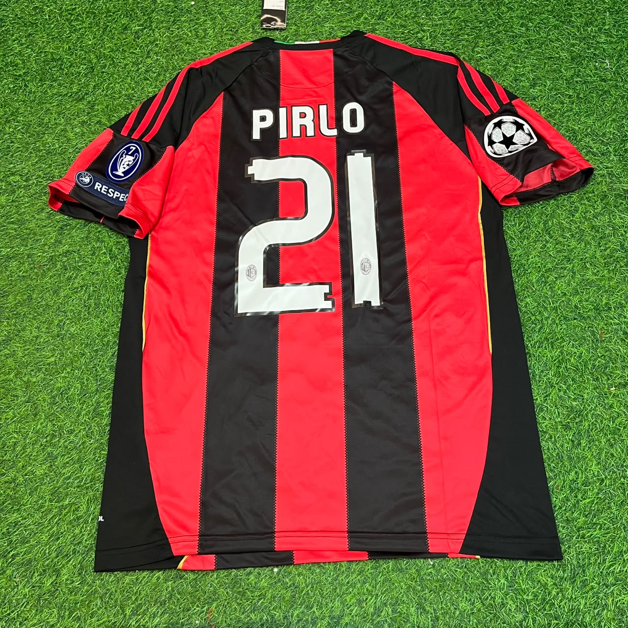 Andrea Pirlo 21 - Milan 2010/2011 Home Retro Jersey Trikot