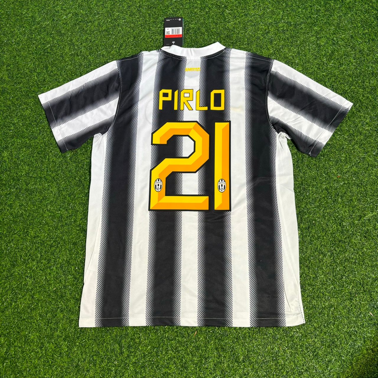 Andrea Pirlo Juventus Home 2011 2012 Season Retro Jersey Trikot