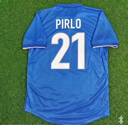 Maillot de football rétro bleu Andrea Pirlo Italie Domicile