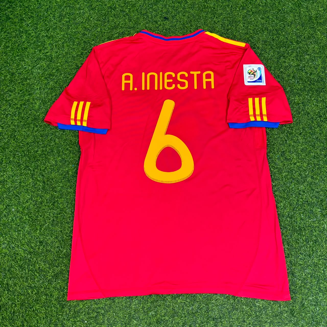 Andrés Iniesta #6 Spain 2010 World Cup Retro Kit Jersey