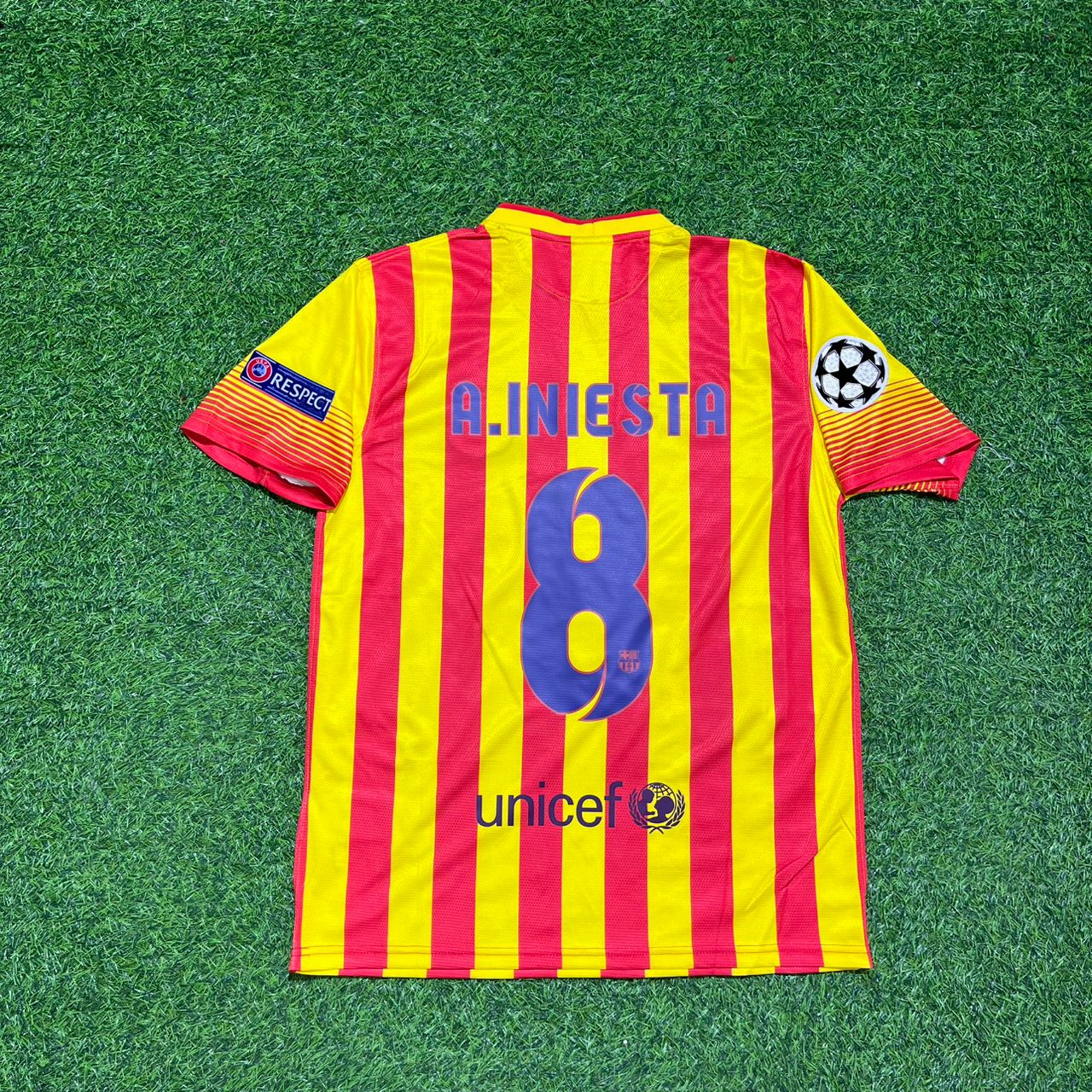 Andres Iniesta 8 - Maillot Rétro Barcelone 2013/2014 Jaune Rouge Trikot