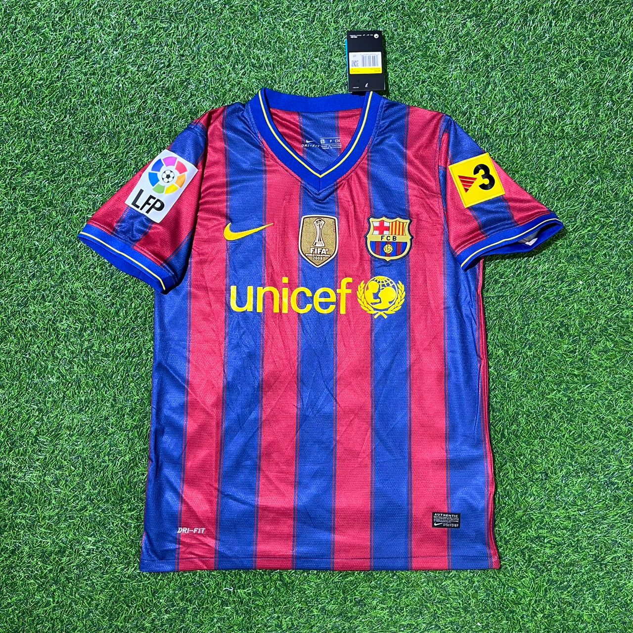 Andres Iniesta 8 - Barcelona Home 2009/2010 Retro Kit Jersey Maillot Trikot Soccer Shirt