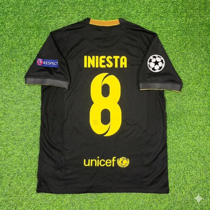 Maillot de football rétro noir Andrés Iniesta #8 Barcelone 2013-2014