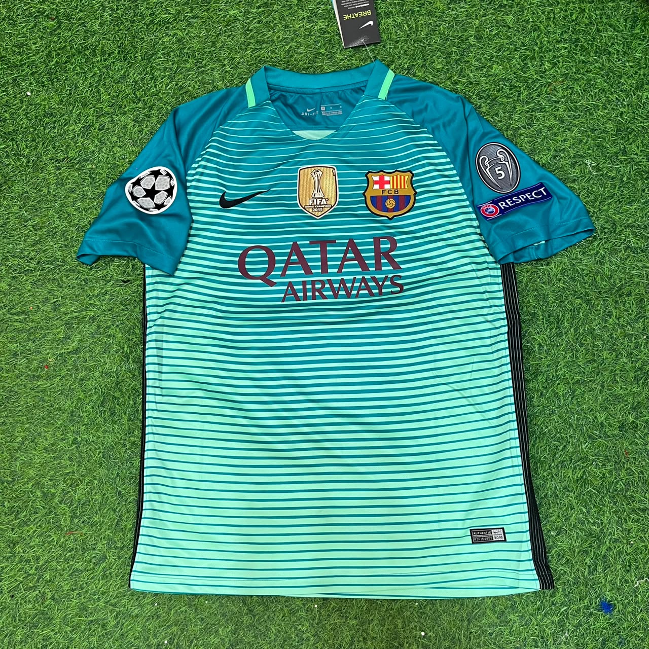 andres-iniesta-barcelona-2016-