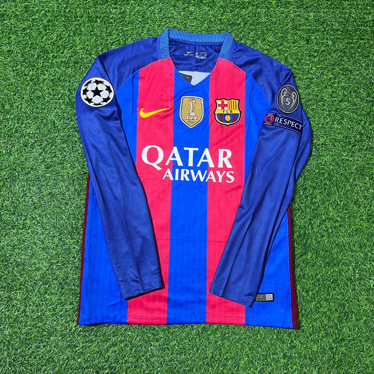 Andrés Iniesta Barcelona 2016 Football Jersey Kit
