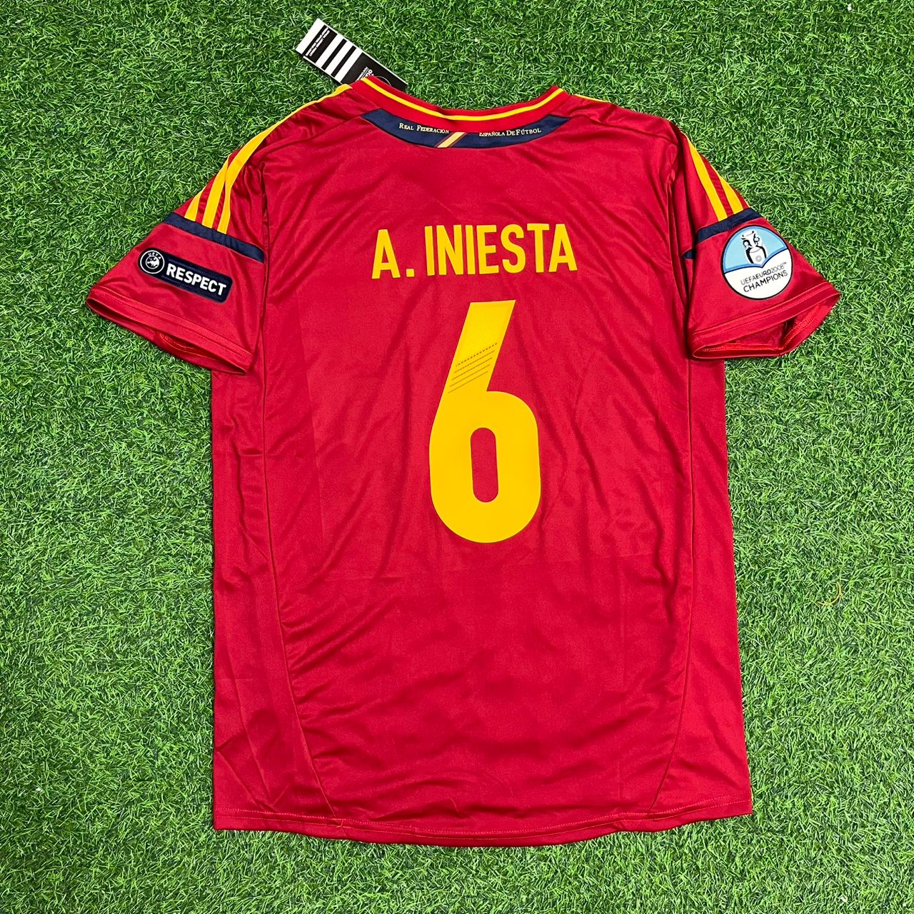 Andrés Iniesta Spain EURO 2012 Final Retro Football Jersey Kit