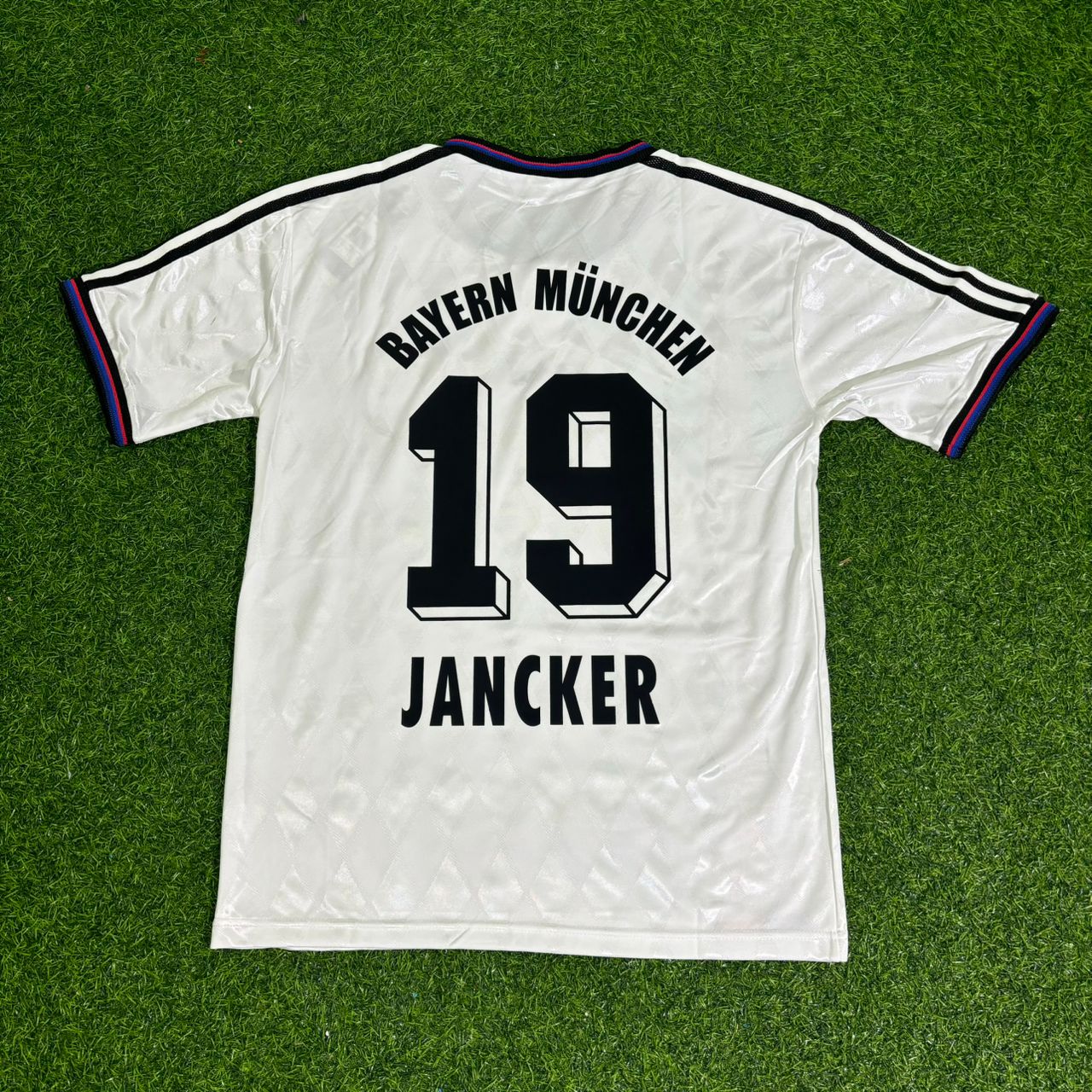 Carsten Jancker Bayern Munich 1997–1998 Away White Retro Football Jersey Kit