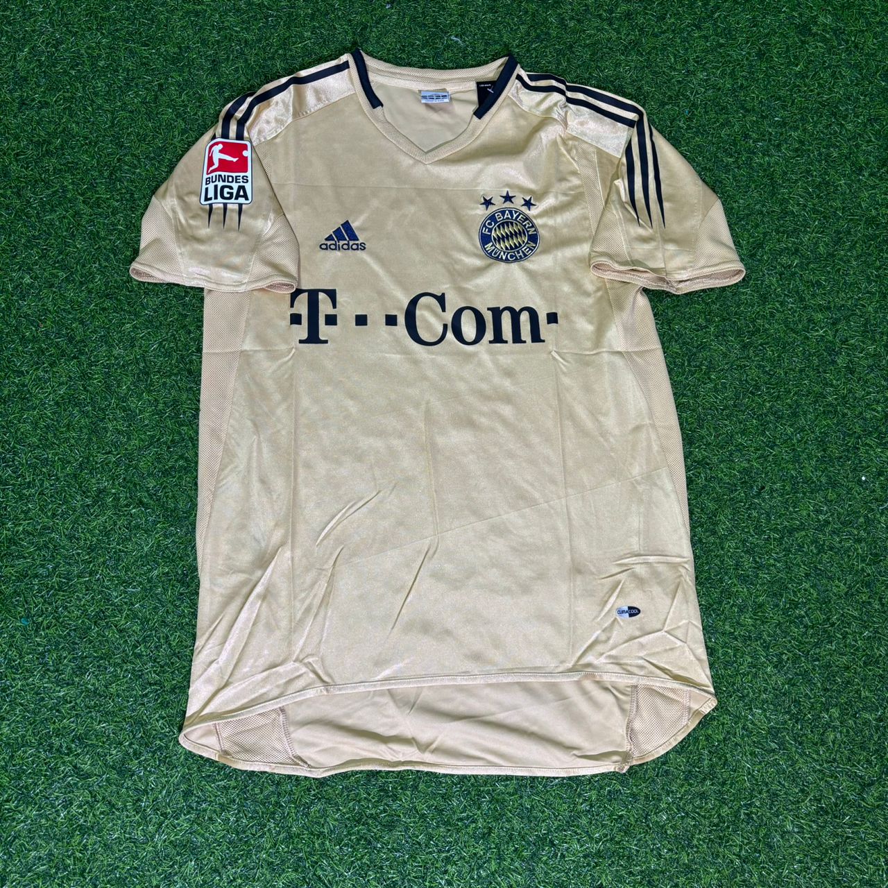Claudio Pizarro Bayern München 2004/05 Retro Golden Fußballtrikot Set