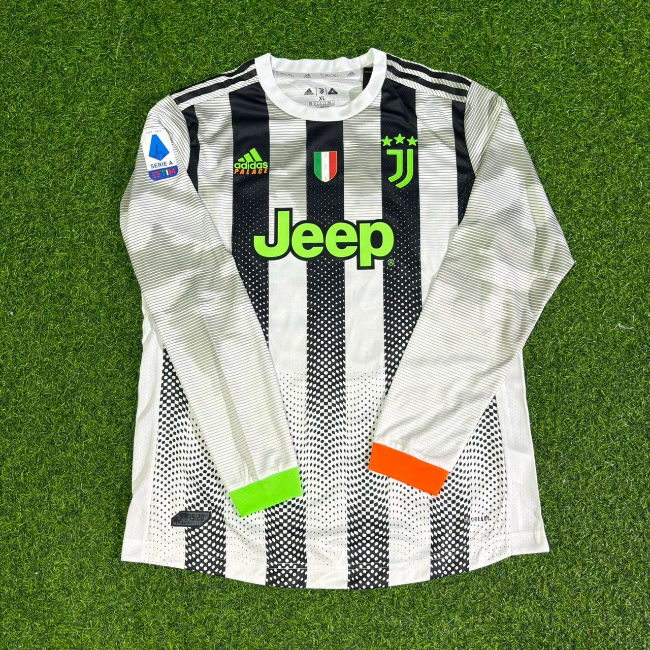 Cristiano Ronaldo #7 Juventus 2019-2020 Long Sleeve Retro Football Jersey