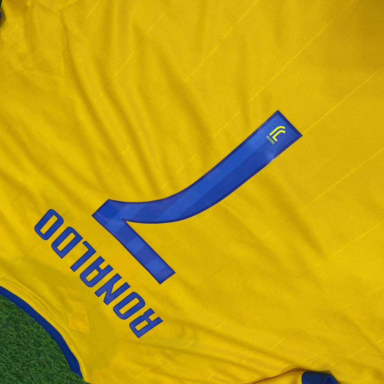 Cristiano Ronaldo Juventus Yellow Retro Football Jersey