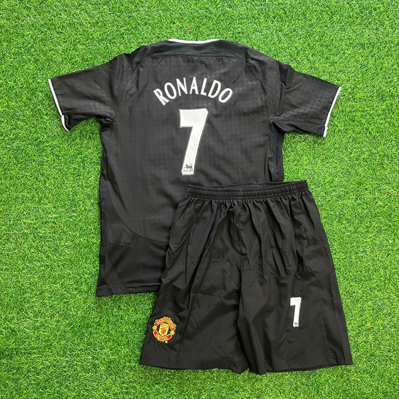 Cristiano Ronaldo Manchester United 2003 Black Retro Kids Football Jersey Kit