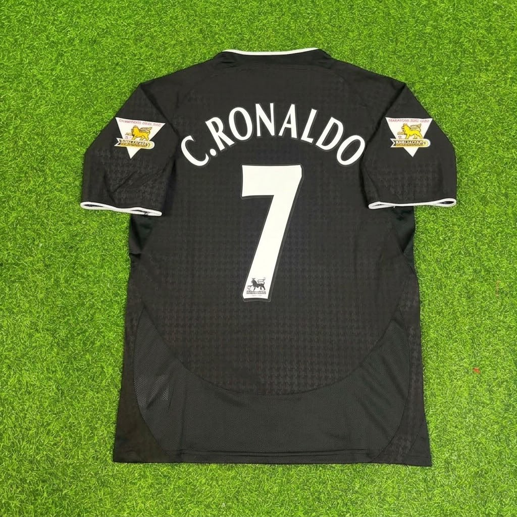 Cristiano Ronaldo Manchester United 2003-2004 Away Black Retro Football Jersey