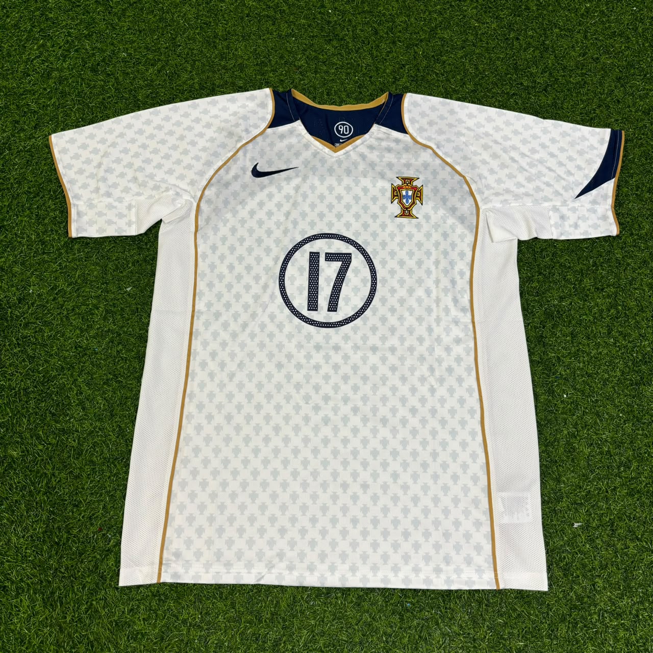 Cristiano Ronaldo 17 Portugal EURO 2004 Retro White Away Soccer Kit Jersey Trikot Soccer Shirt