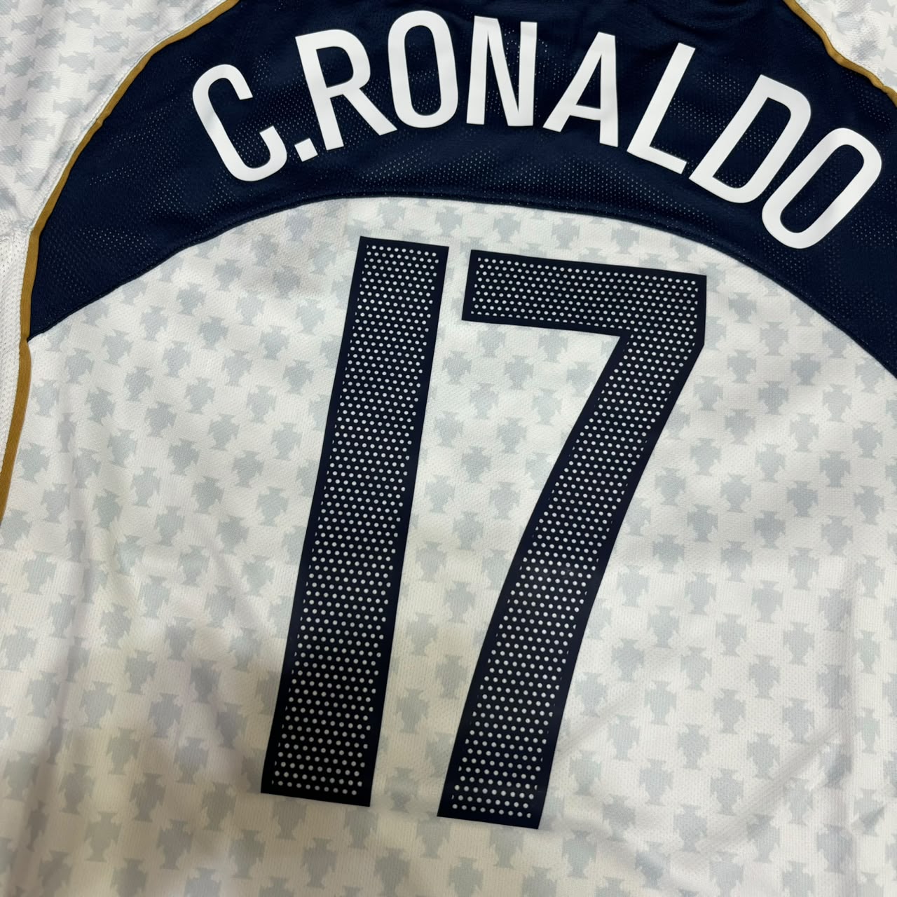 Cristiano Ronaldo 17 Portugal EURO 2004 Retro White Away Soccer Kit Jersey Trikot Soccer Shirt