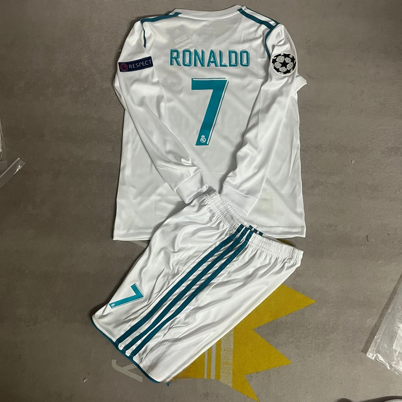 Cristiano Ronaldo Real Madrid 2018 Champions League Final Kids Kit Kindertrikot Maillot Enfant Kindertrui (Ages 3-13)