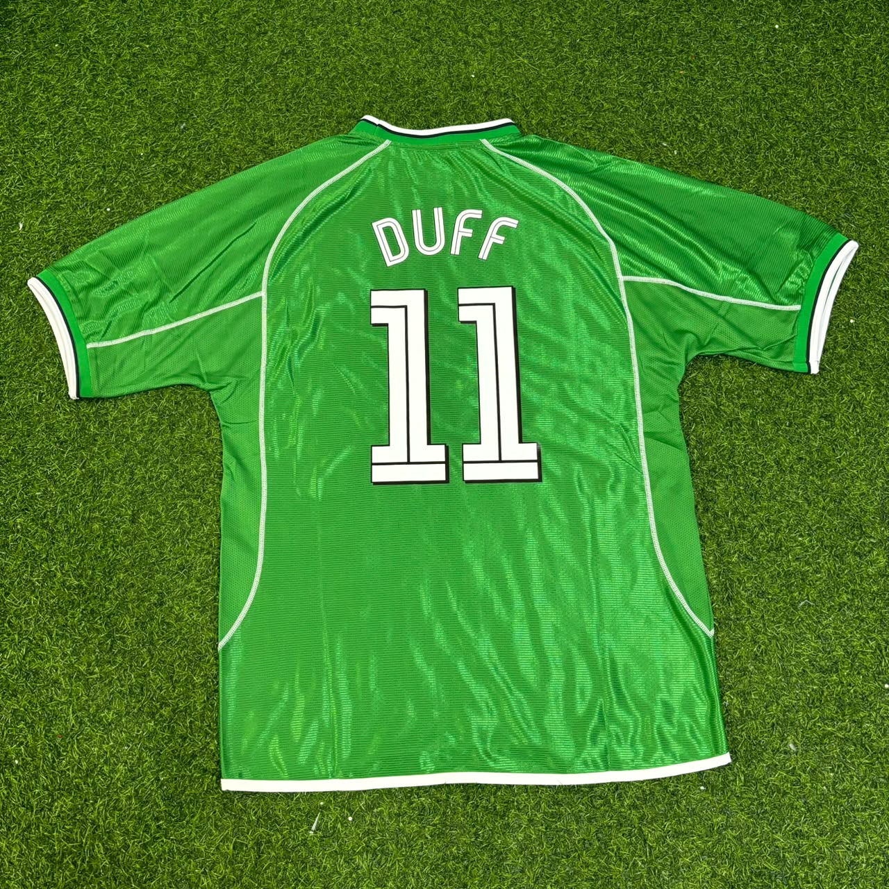 Damien Duff Ireland 2000/2002 Retro Green Football Jersey
