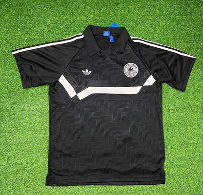 Olaf Thon Deutschland 1990 WM Schwarzes Retro Fußballtrikot