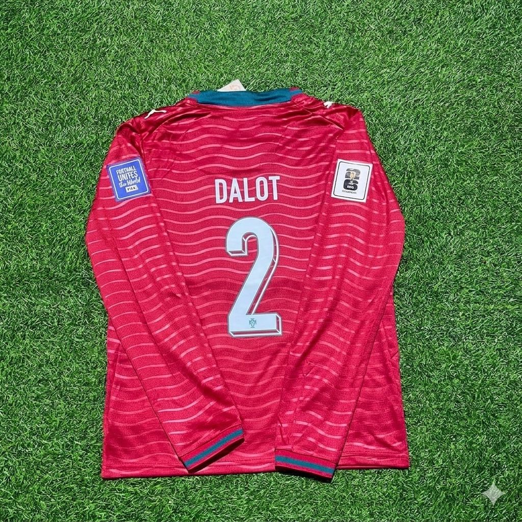 Maillot de football à manches longues Diego Dalot Portugal 2026 Domicile Rouge Nouvelle Saison