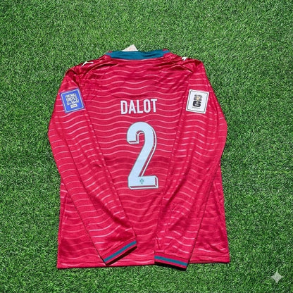 Maillot de football à manches longues Diego Dalot Portugal 2026 Domicile Rouge Nouvelle Saison