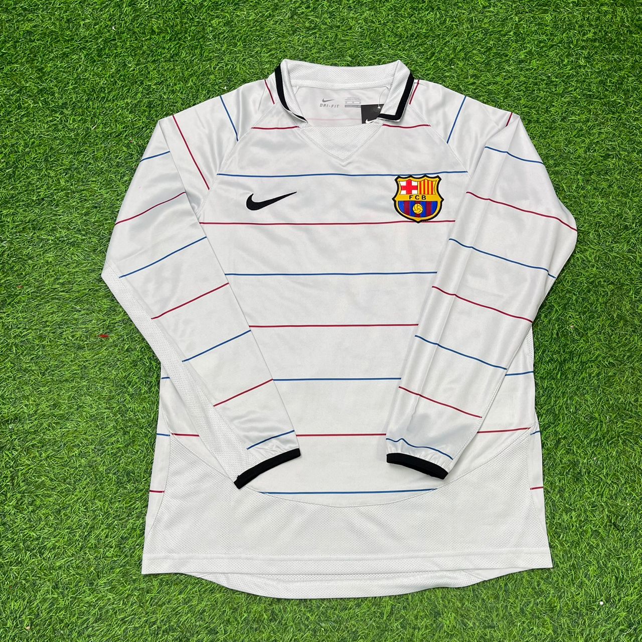 Edgar Davids #3 Barcelona 2003 2004 Away Long Sleeve Retro Football Jersey Kit