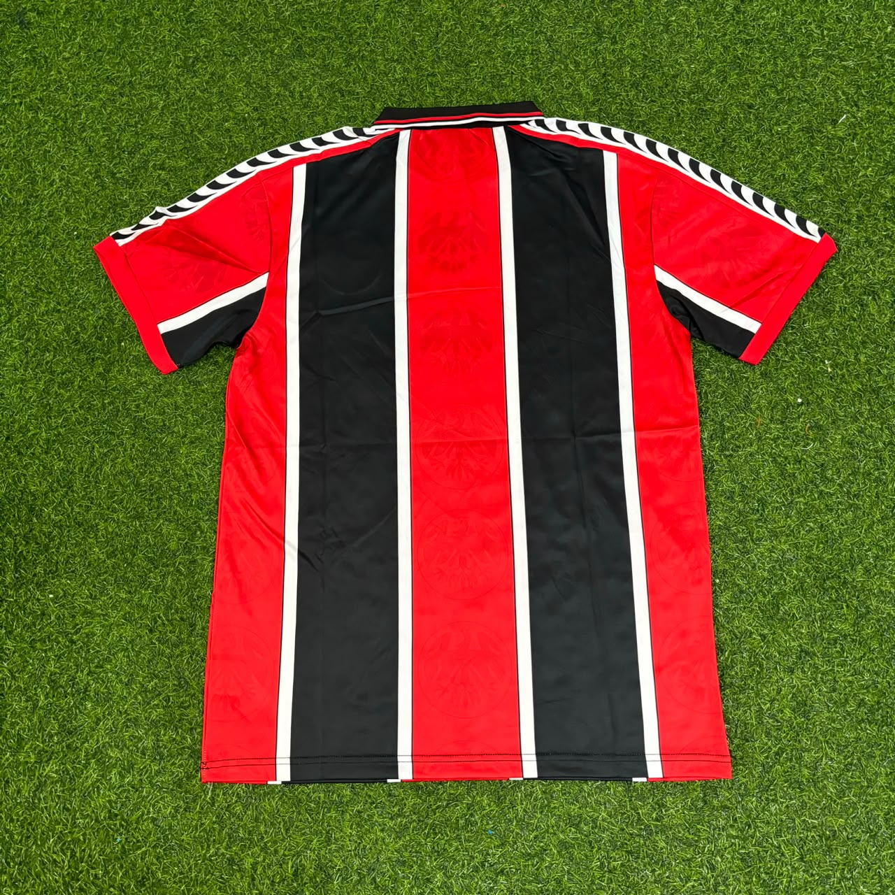 Eintracht Frankfurt 1996/1997 Saison Heim Retro Fußballtrikot