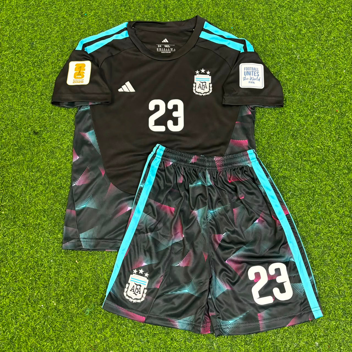 Emiliano Martinez Argentina Goalkeeper 2026 World Cup Kids Football Jersey Kit